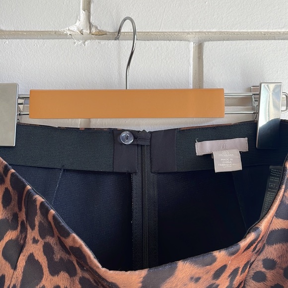 H&M Leopard Print Mini Skirt - Picture 4 of 5